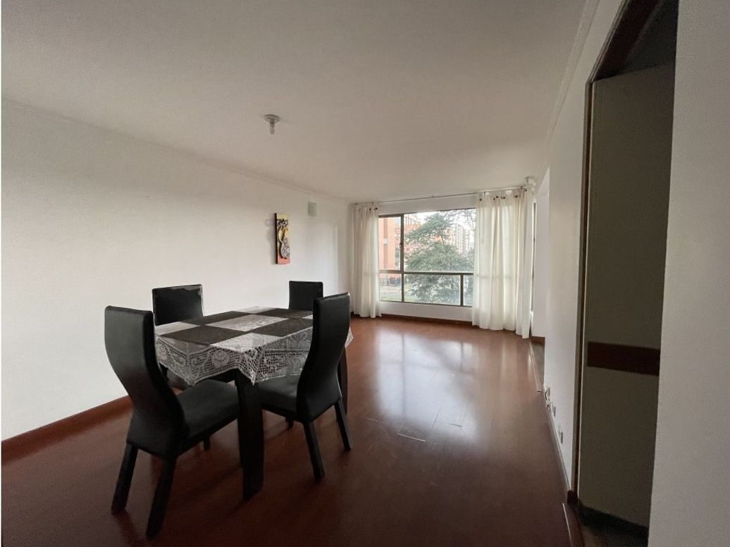 Apartamento de 3 alcobas en venta en Cedro Golf, Bogotá, 80 m² · foto 2 de 20