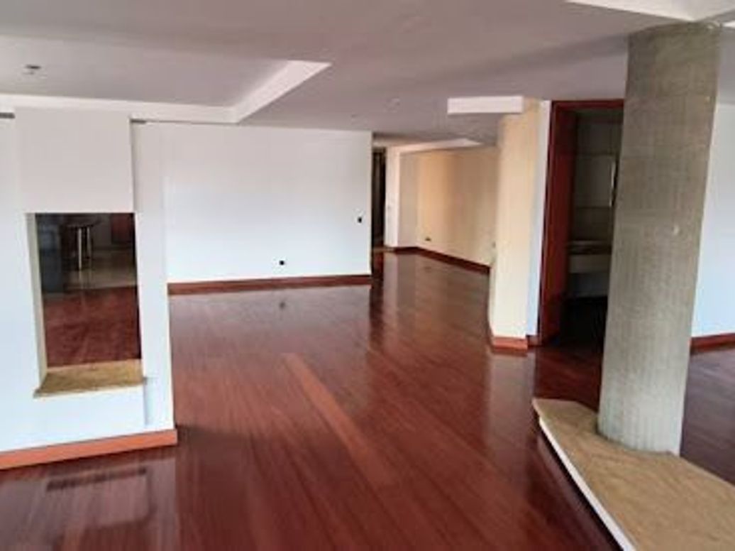 Apartamento de 5 alcobas en venta en Santa Barbara Occidental, Bogotá, 380 m² · foto 7 de 20