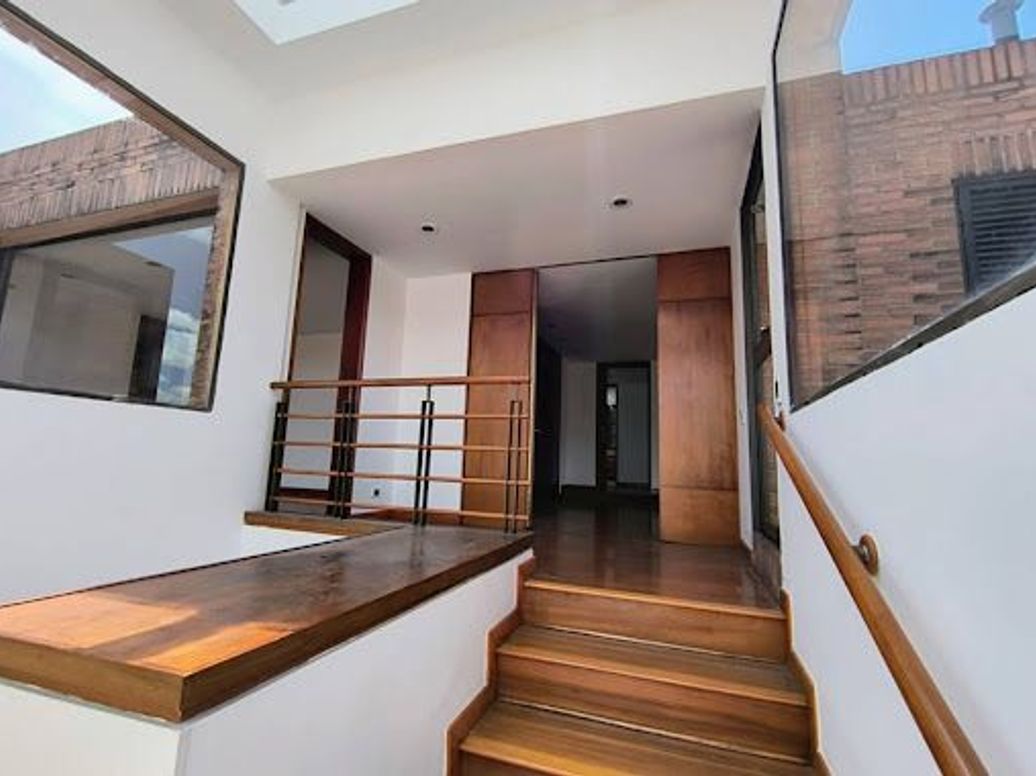 Apartamento de 5 alcobas en venta en Santa Barbara Occidental, Bogotá, 380 m² · foto 20 de 20