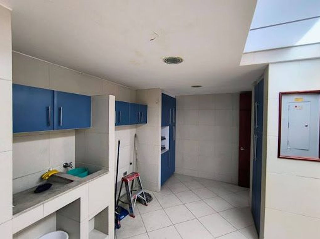 Apartamento de 5 alcobas en venta en Santa Barbara Occidental, Bogotá, 380 m² · foto 10 de 20