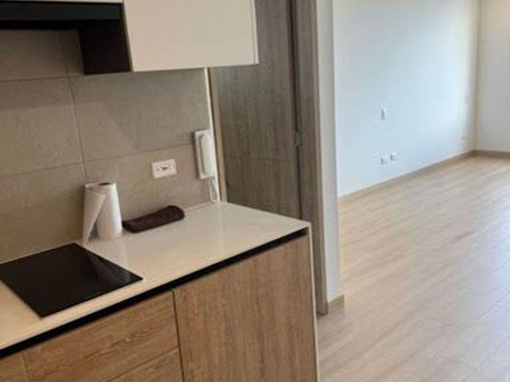 Apartaestudio en arriendo en Ciudad Salitre Nororiental, Bogotá · foto 3 de 12