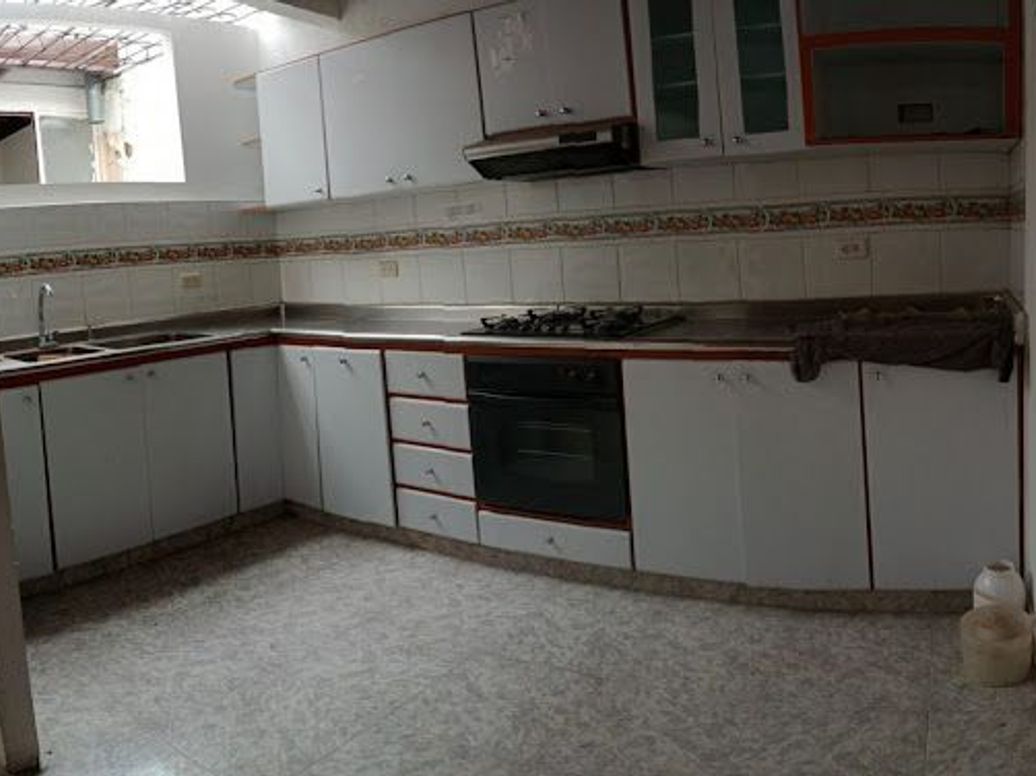 Casa de 3 alcobas en venta en Cedritos, Bogotá, 262 m² · foto 10 de 16