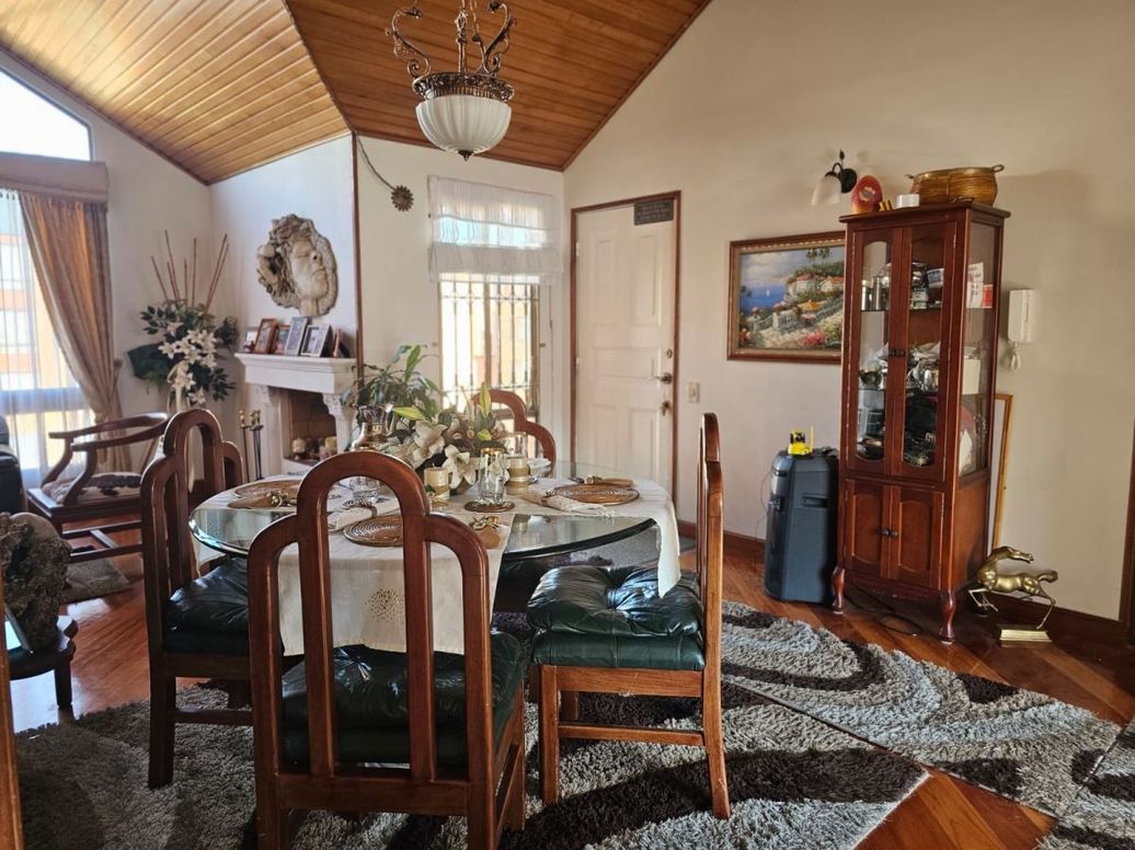 Apartamento de 4 alcobas en venta en Santa Helena, Bogotá, 120 m² · foto 2 de 20