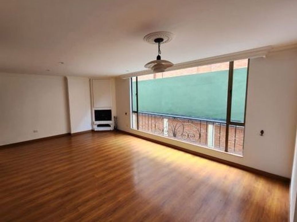 Apartamento de 3 alcobas en venta en Bella Suiza, Bogotá, 115 m² · foto 2 de 17