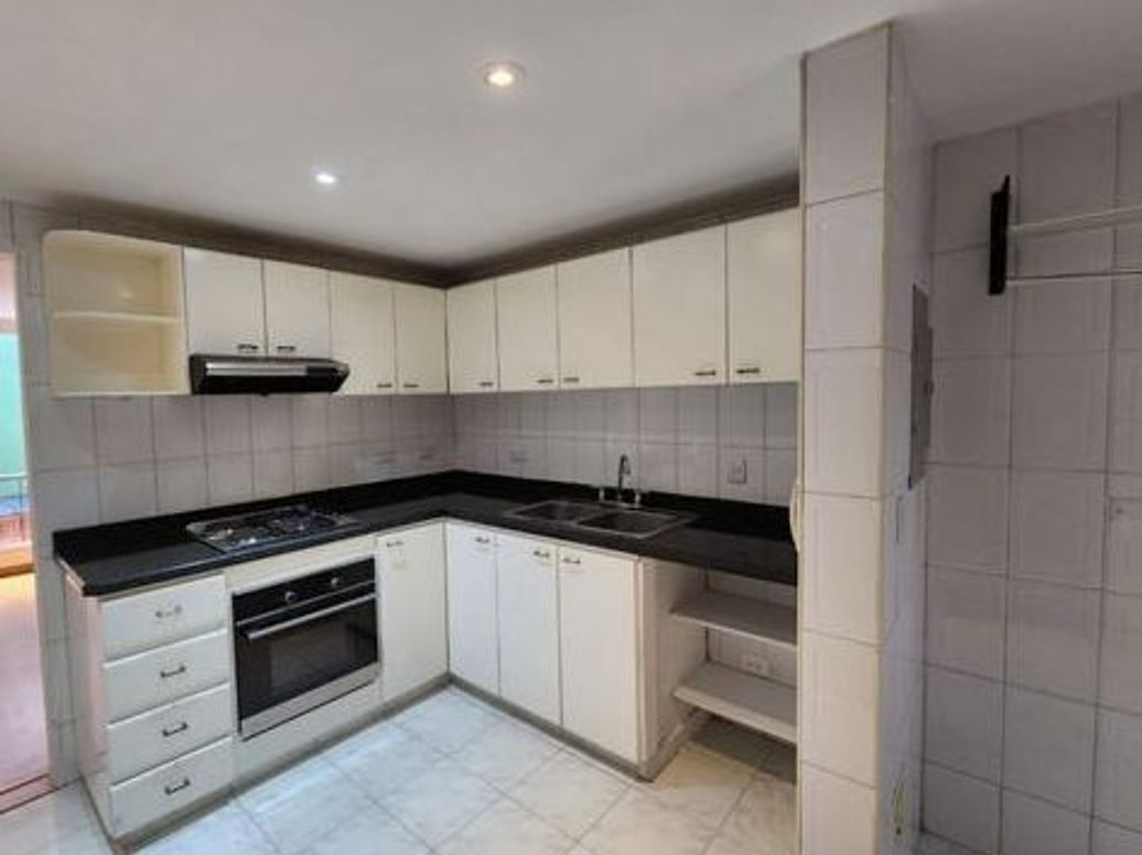 Apartamento de 3 alcobas en venta en Bella Suiza, Bogotá, 115 m² · foto 3 de 17