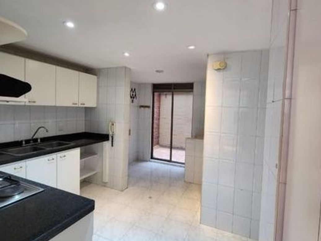 Apartamento de 3 alcobas en venta en Bella Suiza, Bogotá, 115 m² · foto 4 de 17