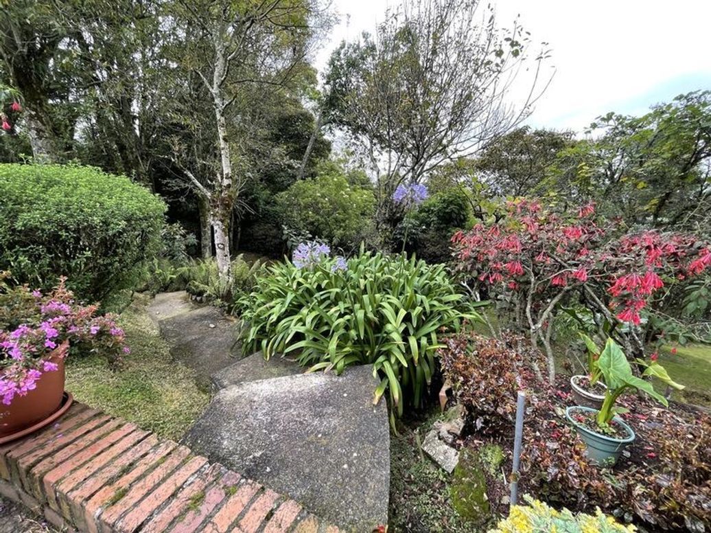 Casa de 3 alcobas en venta en Suba Naranjos, Bogotá, 535 m² · foto 3 de 19