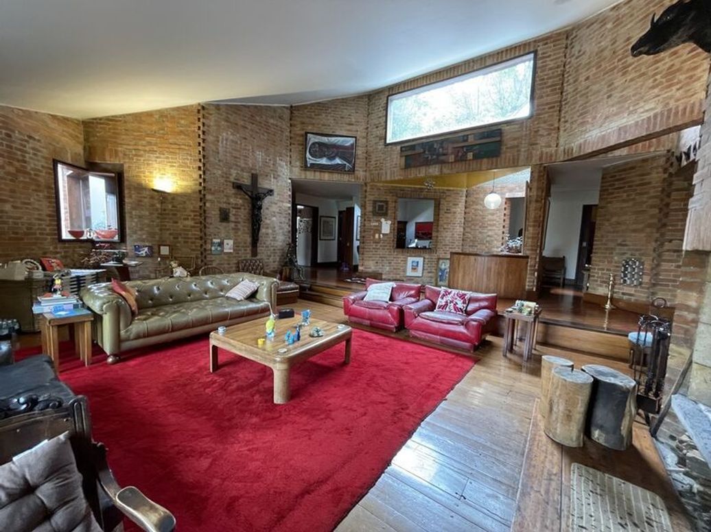 Casa de 3 alcobas en venta en Suba Naranjos, Bogotá, 535 m² · foto 2 de 19