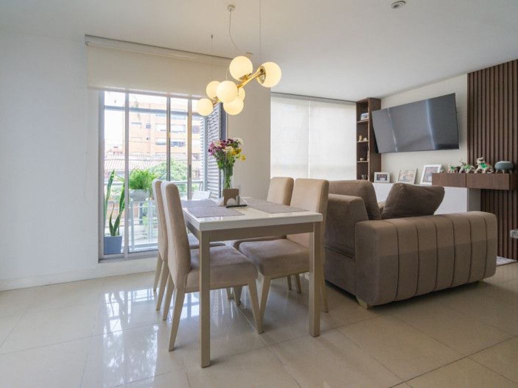 Apartamento de 2 alcobas en venta en Santa Barbara Occidental, Bogotá, 73 m² · foto 3 de 20