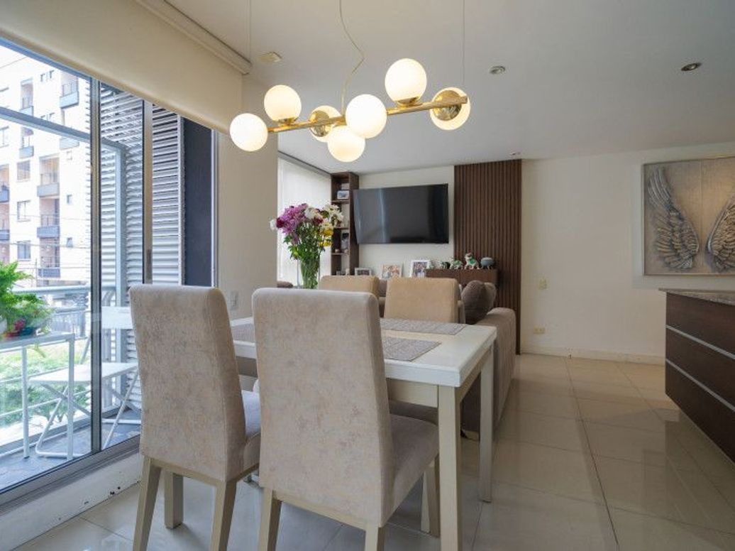 Apartamento de 2 alcobas en venta en Santa Barbara Occidental, Bogotá, 73 m² · foto 6 de 20