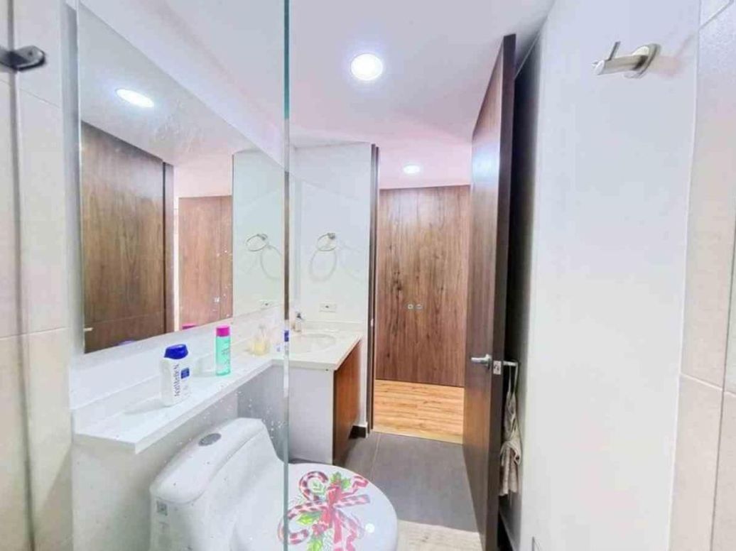 Apartamento de 2 alcobas en venta en Cedritos, Bogotá, 73 m² · foto 12 de 16