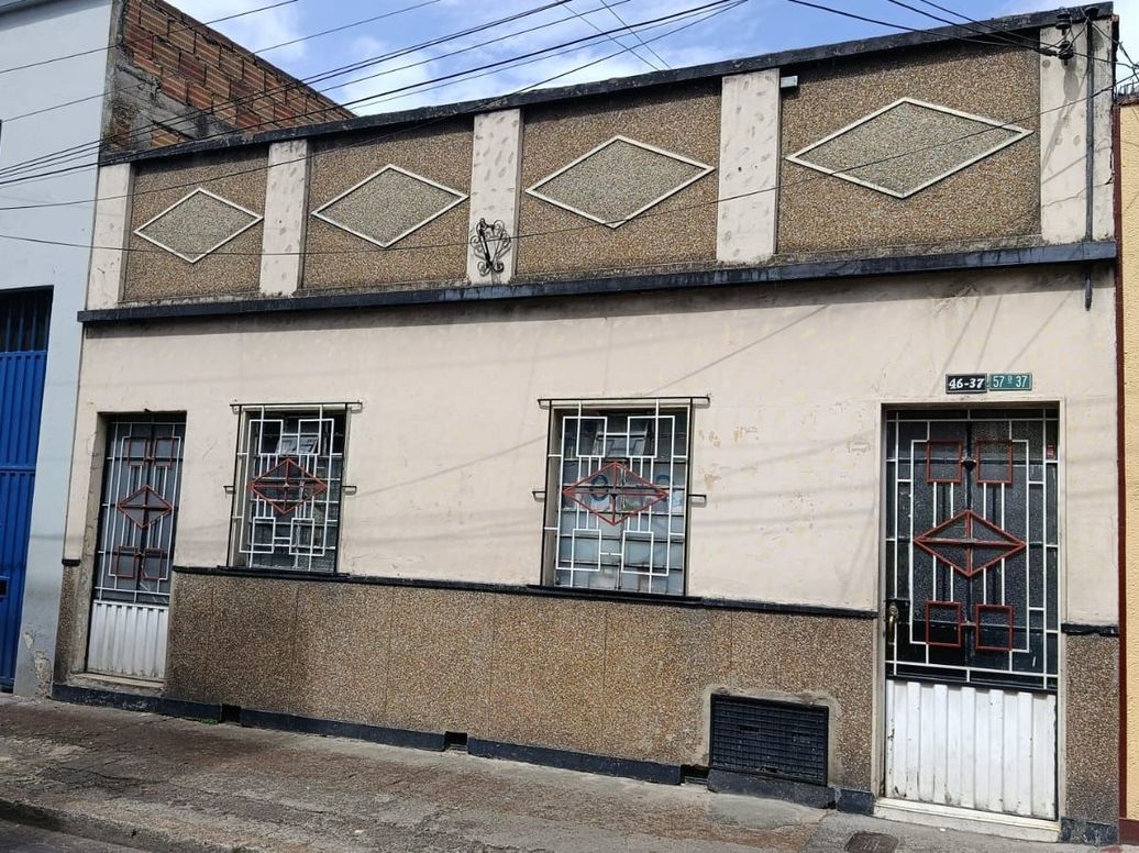 Casa de 5 alcobas en venta en San Fernando, Bogotá, 120 m² · foto 3 de 3