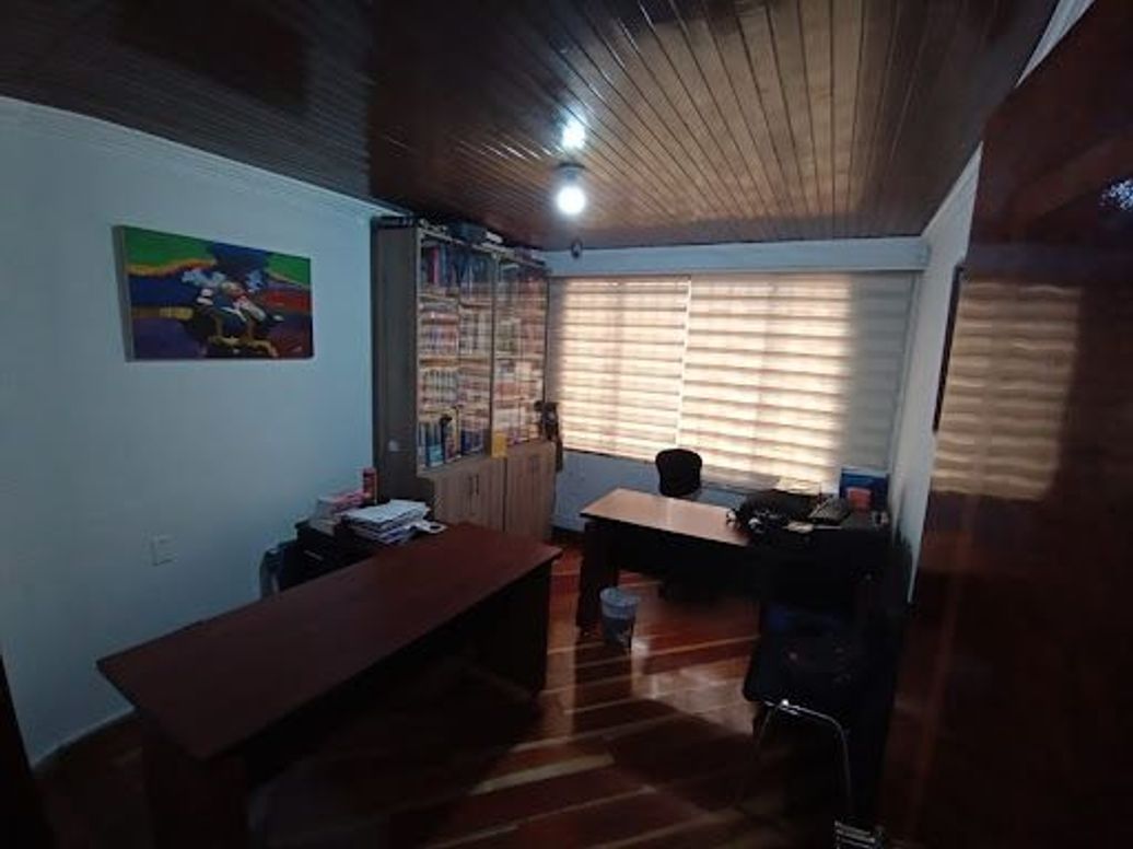 Casa de 6 alcobas en venta en Santa Barbara Central, Bogotá, 263 m² · foto 15 de 15