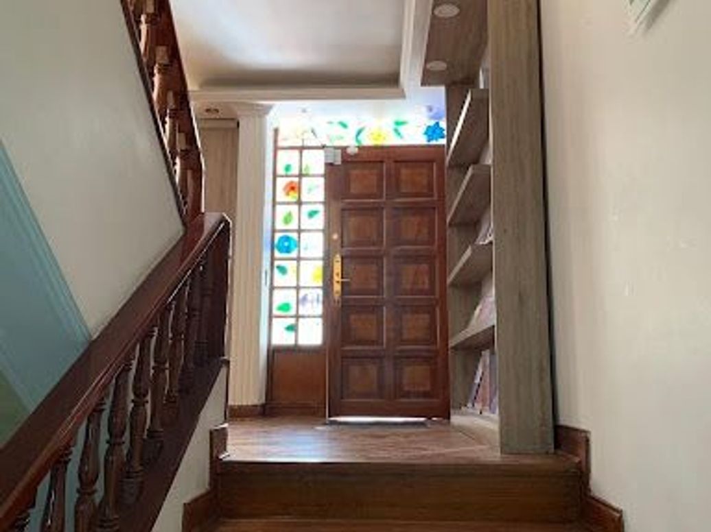Casa de 6 alcobas en venta en Santa Barbara Central, Bogotá, 263 m² · foto 3 de 15