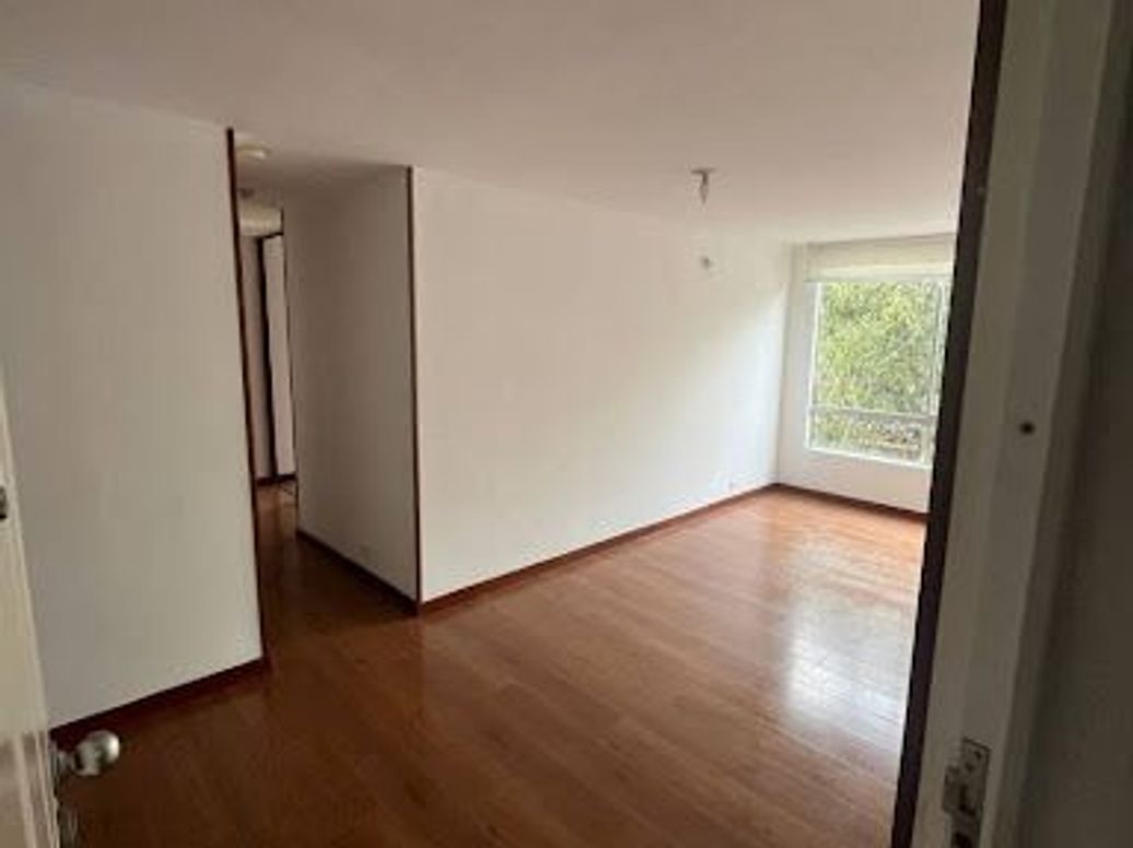 Apartamento de 3 alcobas en venta en Engativa Centro, Bogotá, 66 m² · foto 3 de 10