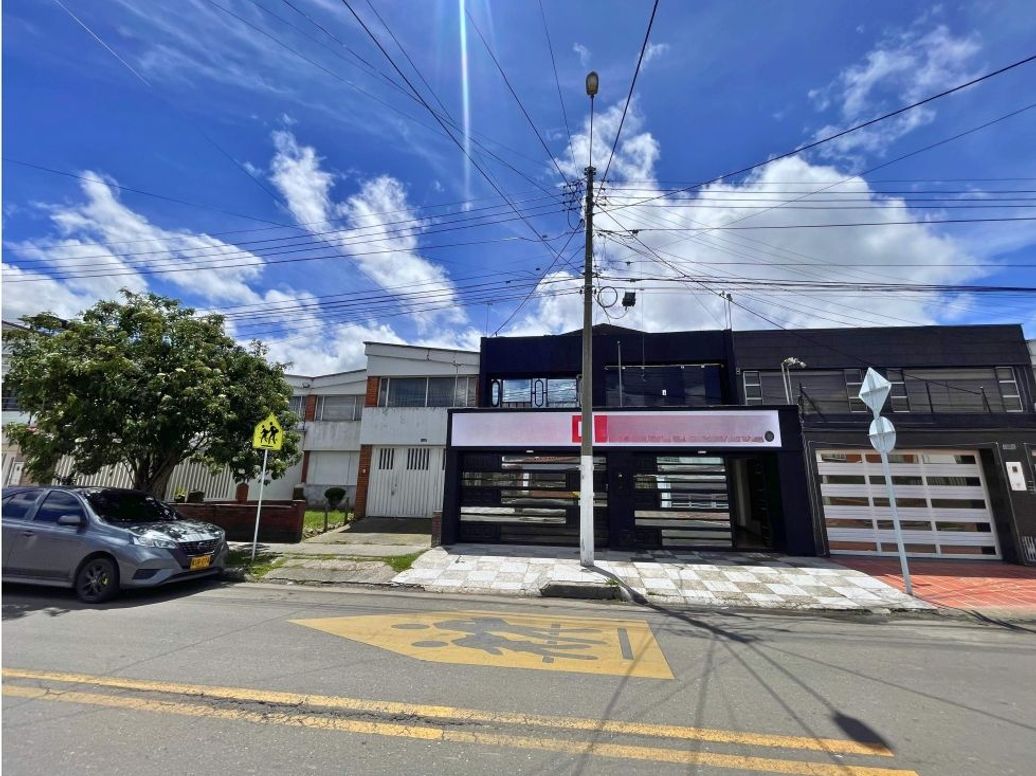 Casa de 4 alcobas en venta en Modelia, Bogotá, 320 m² · foto 3 de 20