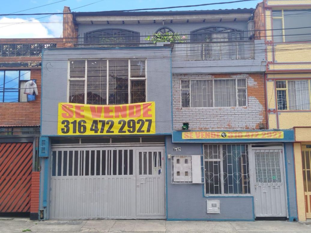 Casa de 6 alcobas en venta en Bavaria, Bogotá, 190 m² · foto 2 de 3