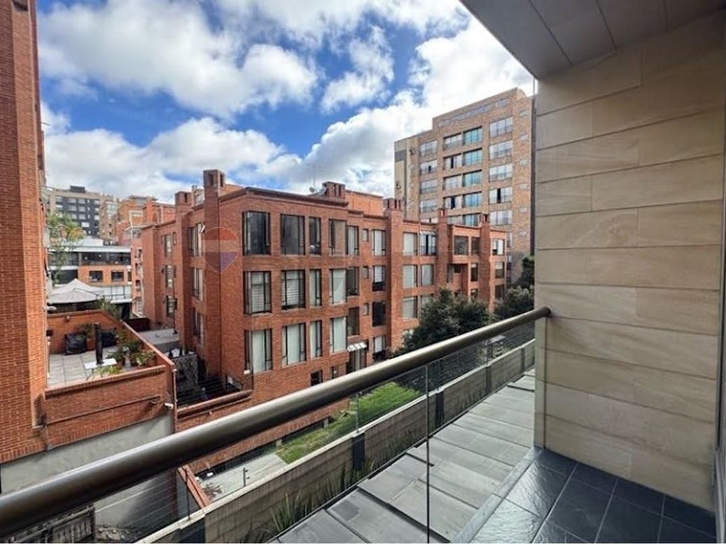 Apartaestudio en venta en Chicó Norte, Bogotá, 65 m² · foto 3 de 19