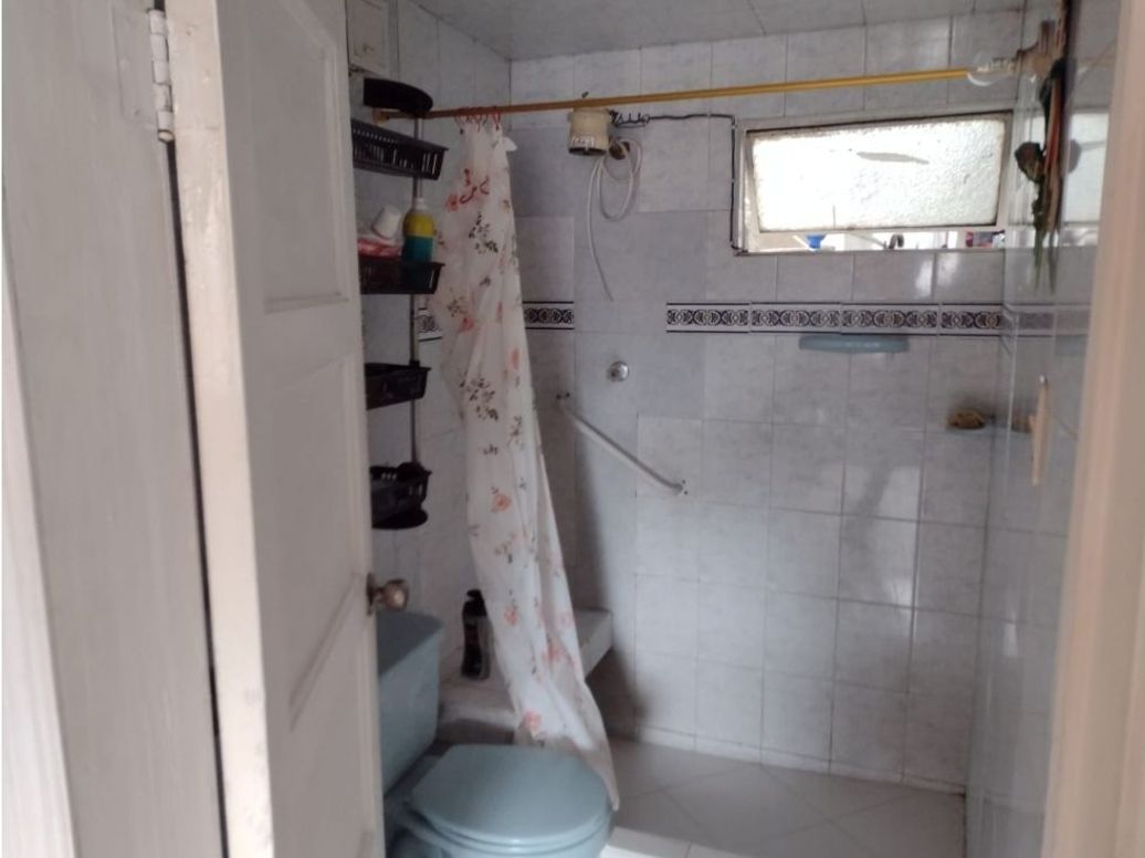 Casa de 7 alcobas en venta en Jardin Botanico, Bogotá, 200 m² · foto 7 de 9