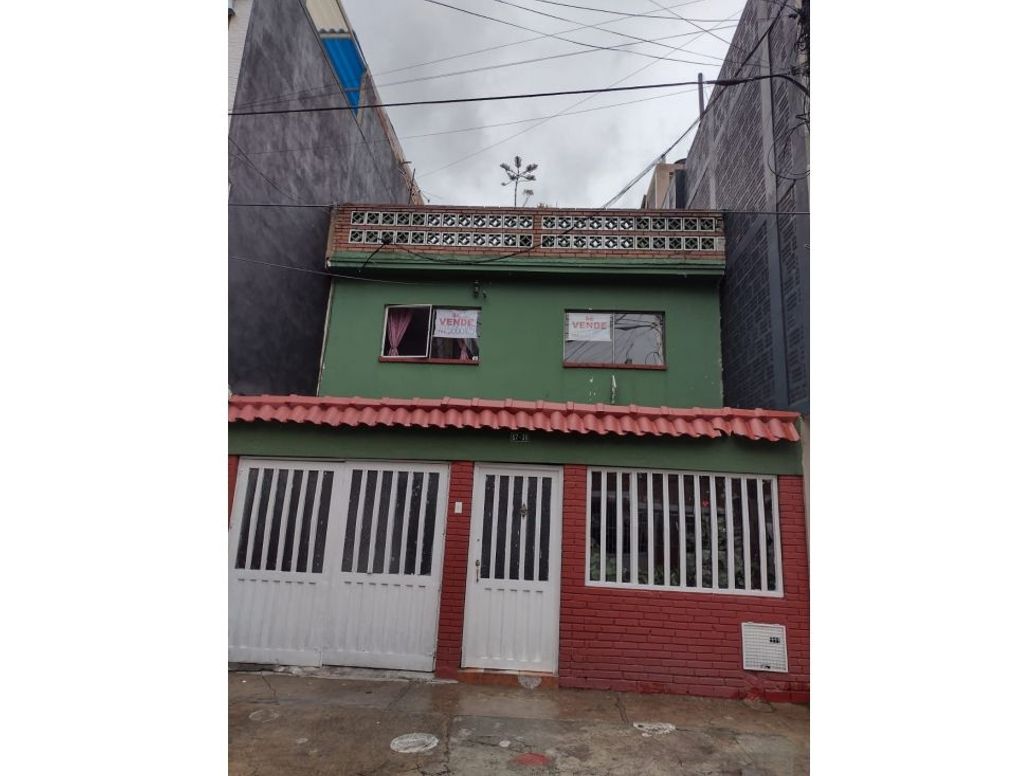 Casa de 7 alcobas en venta en Jardin Botanico, Bogotá, 200 m² · foto 3 de 9