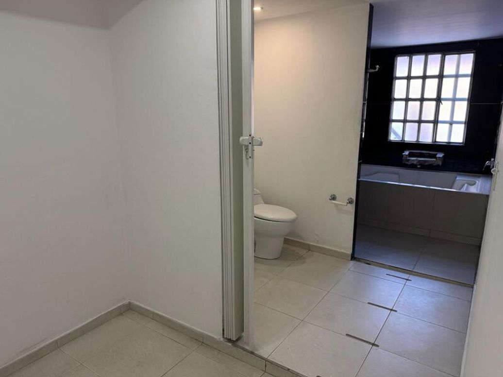 Casa de 8 alcobas en venta en Villa Claudia Et. Ii, Bogotá, 412 m² · foto 12 de 20