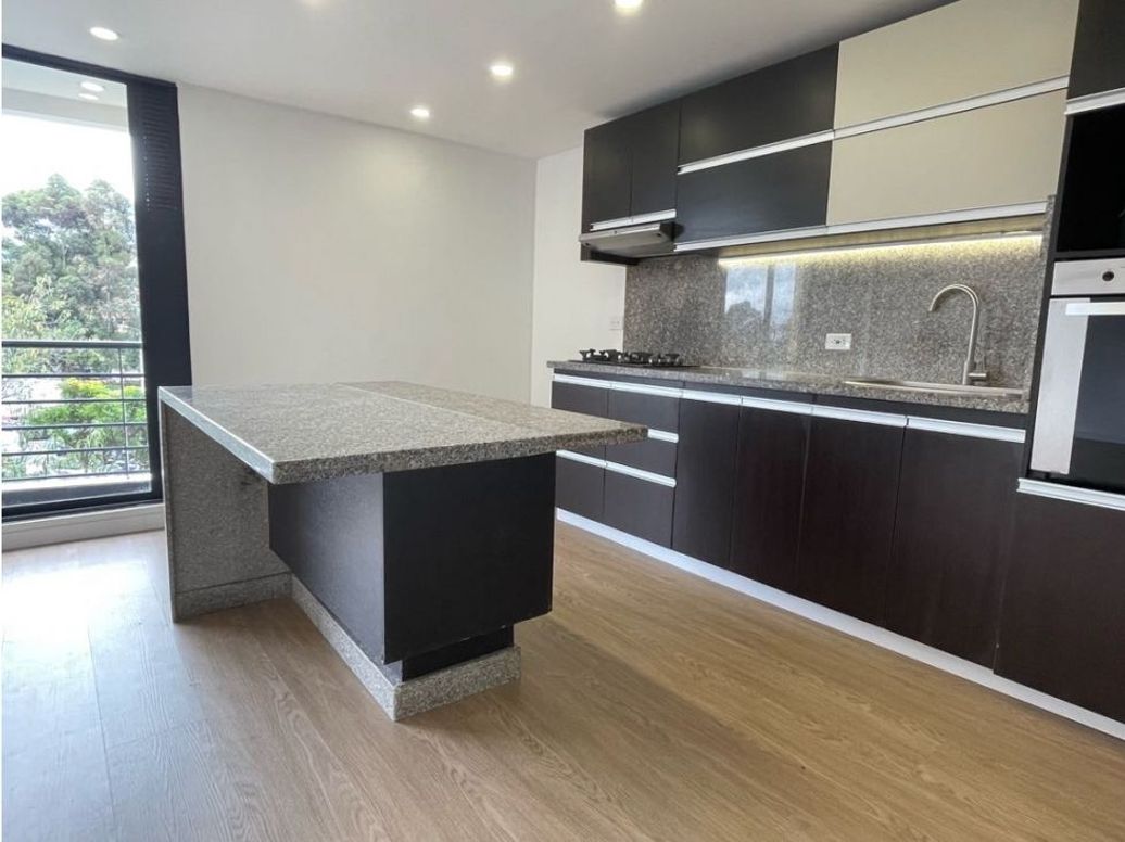 Apartamento de 1 alcoba en venta en Alhambra, Bogotá, 65 m² · foto 4 de 17