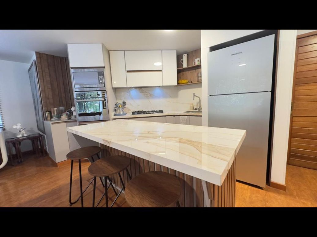 Apartamento de 1 alcoba en venta en Santa Barbara, Bogotá, 58 m² · foto 2 de 6