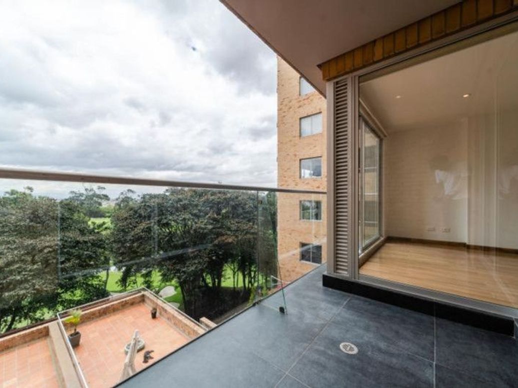 Apartamento de 3 alcobas en venta en Club De Los Lagartos, Bogotá, 117 m² · foto 3 de 20