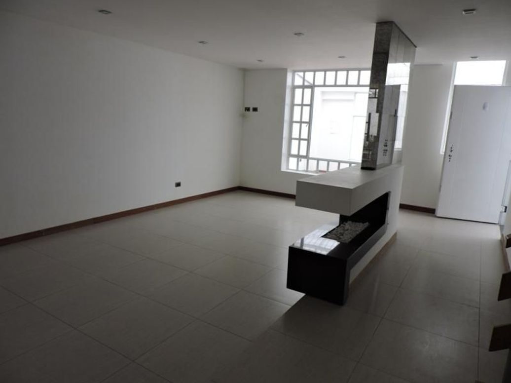 Casa de 4 alcobas en venta en Estrella Del Norte, Bogotá, 241 m² · foto 12 de 20