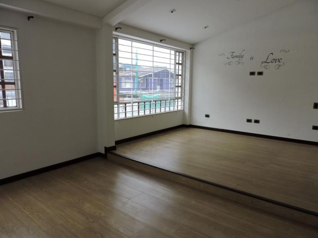Casa de 4 alcobas en venta en Estrella Del Norte, Bogotá, 241 m² · foto 8 de 20