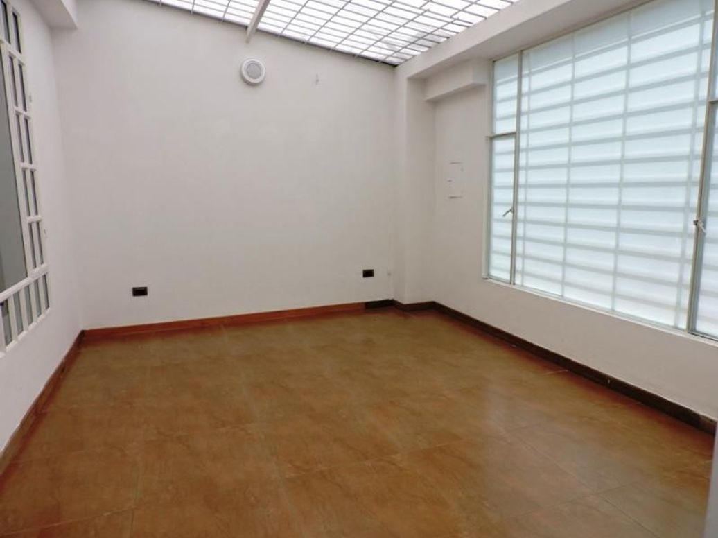 Casa de 4 alcobas en venta en Estrella Del Norte, Bogotá, 241 m² · foto 10 de 20