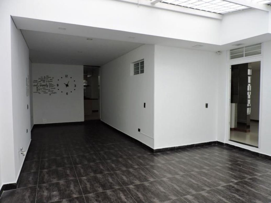 Casa de 4 alcobas en venta en Estrella Del Norte, Bogotá, 241 m² · foto 9 de 20