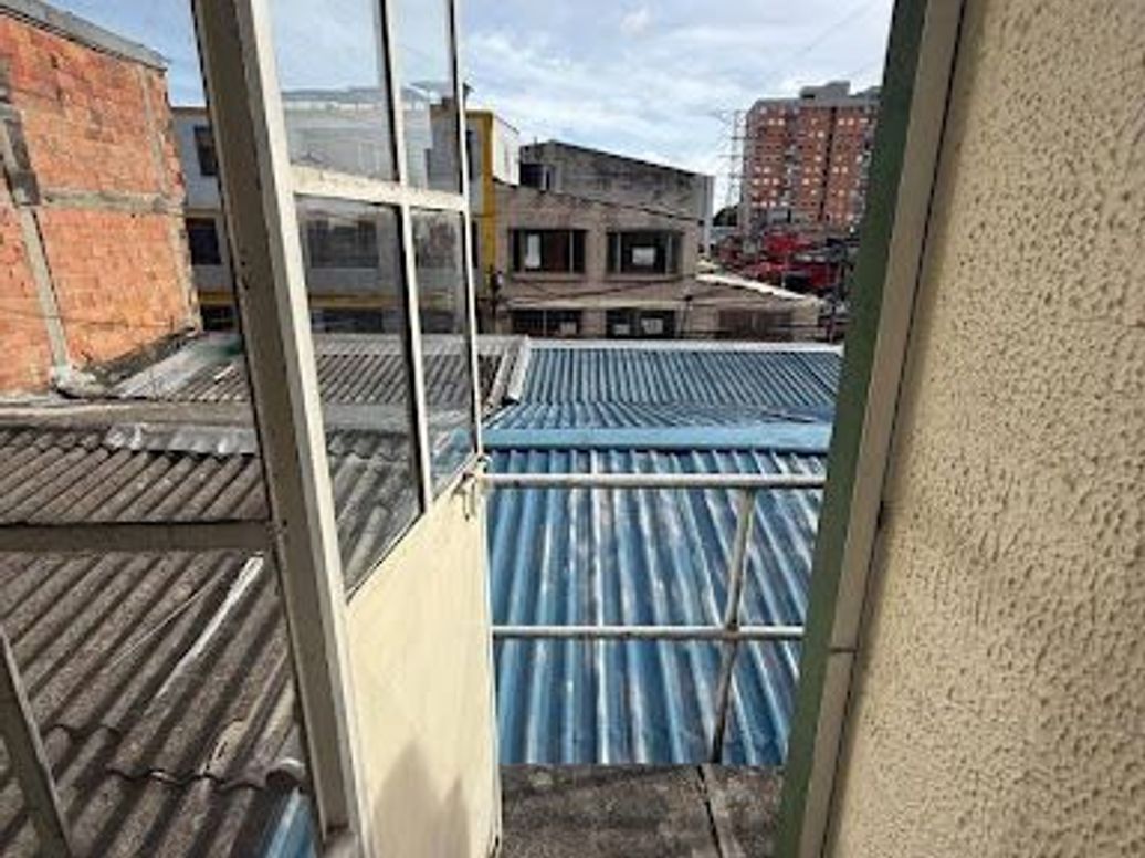 Casa de 5 alcobas en venta en La Estradita, Bogotá, 350 m² · foto 9 de 10