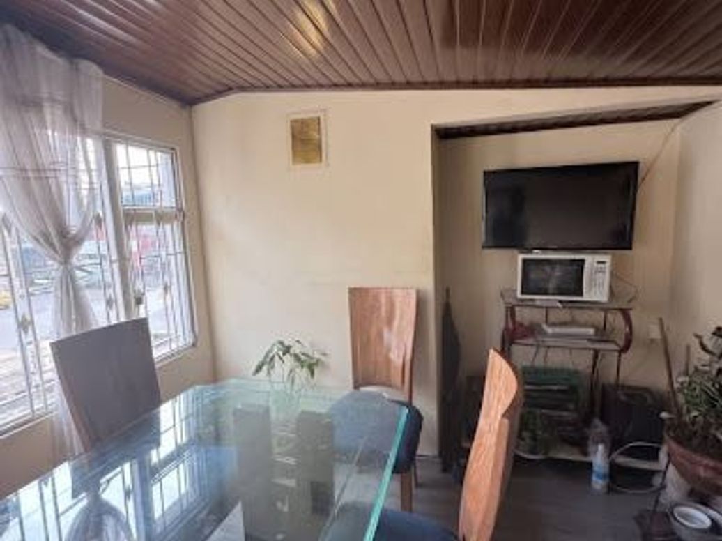 Casa de 5 alcobas en venta en La Estradita, Bogotá, 350 m² · foto 2 de 10