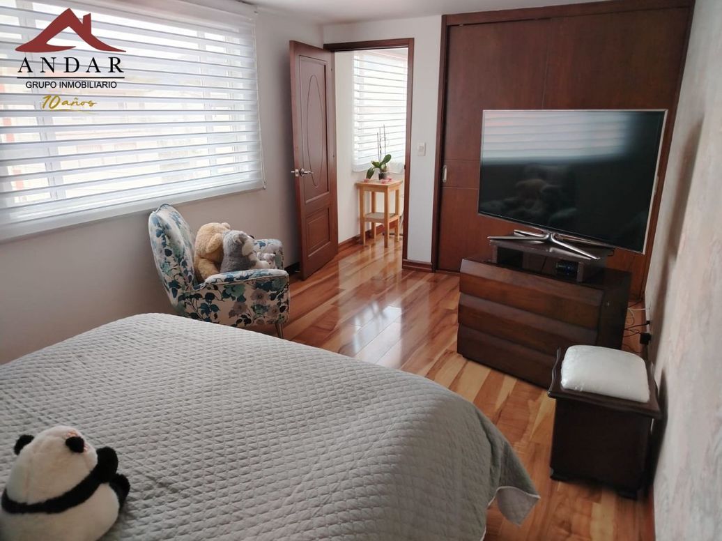 Casa de 3 alcobas en venta en San Antonio, Bogotá, 138 m² · foto 11 de 18