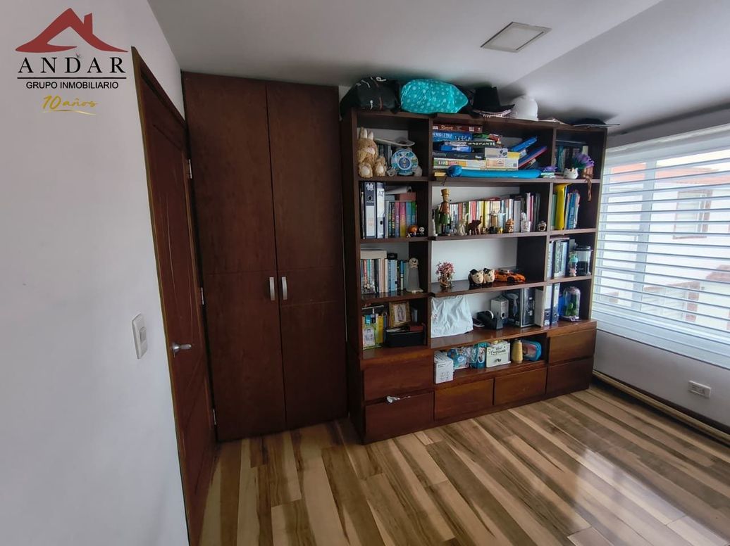 Casa de 3 alcobas en venta en San Antonio, Bogotá, 138 m² · foto 6 de 18