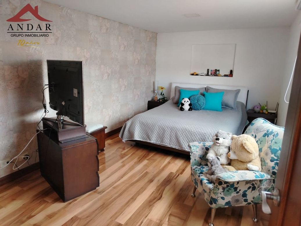Casa de 3 alcobas en venta en San Antonio, Bogotá, 138 m² · foto 12 de 18