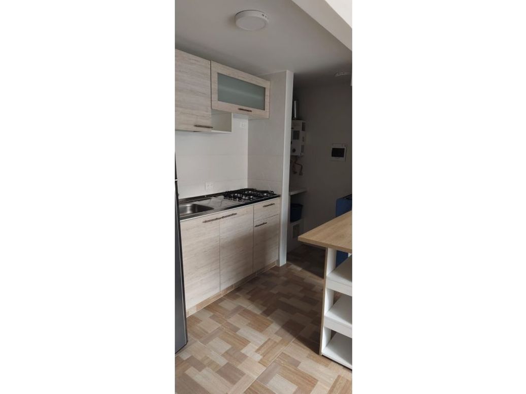Apartamento de 2 alcobas en venta en Cjr Tulipan, Bogotá, 47 m² · foto 2 de 11