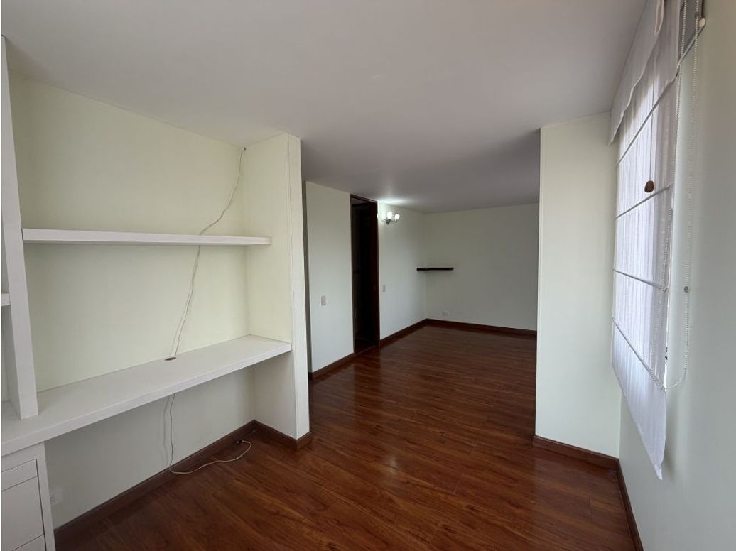 Apartamento de 3 alcobas en venta en Portales Del Norte, Bogotá, 106 m² · foto 12 de 18