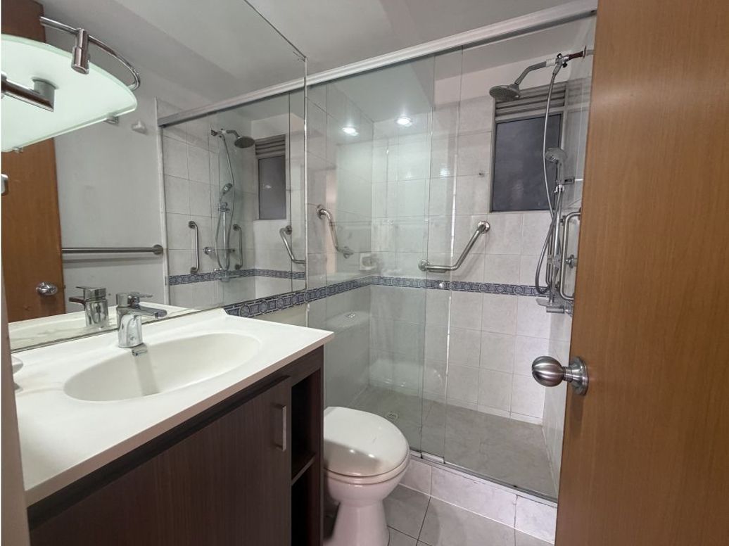 Apartamento de 3 alcobas en venta en Portales Del Norte, Bogotá, 106 m² · foto 10 de 18