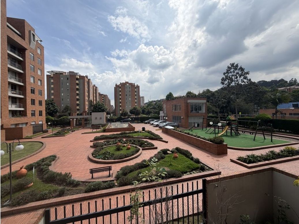Apartamento de 3 alcobas en venta en Portales Del Norte, Bogotá, 106 m² · foto 4 de 18