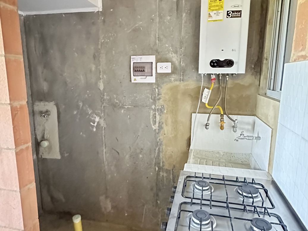 Apartamento de 2 alcobas en venta en Casa Blanca, Bogotá, 42 m² · foto 2 de 9
