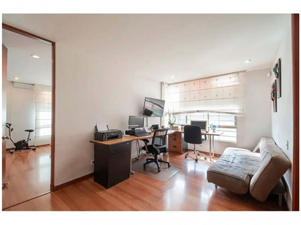 Apartamento de 3 alcobas en venta en Colina Campestre, Bogotá, 180 m² · foto 2 de 11