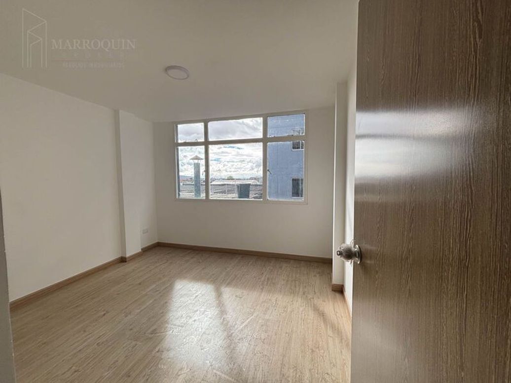 Apartamento de 2 alcobas en venta en Multifamiliar Las Brisas, Bogotá, 86 m² · foto 4 de 12