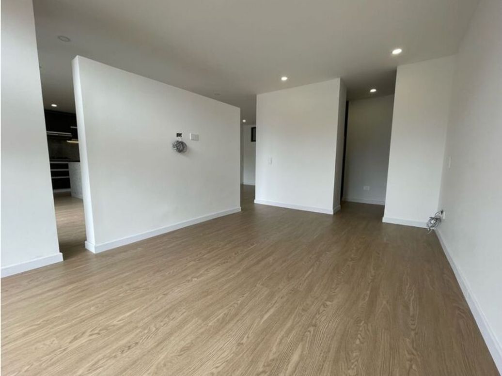 Apartaestudio en venta en Mónaco, Bogotá, 65 m² · foto 3 de 17