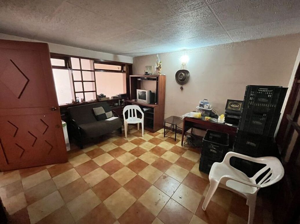 Casa de 5 alcobas en venta en Villa Inés, Bogotá, 290 m² · foto 9 de 20