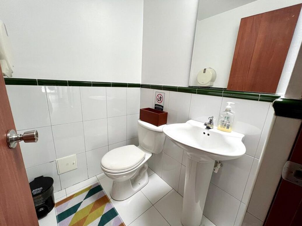 Casa de 10 alcobas en venta en San Patricio, Bogotá, 475 m² · foto 16 de 18