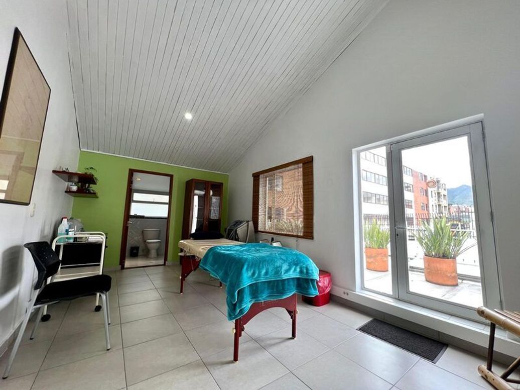 Casa de 10 alcobas en venta en San Patricio, Bogotá, 475 m² · foto 12 de 18