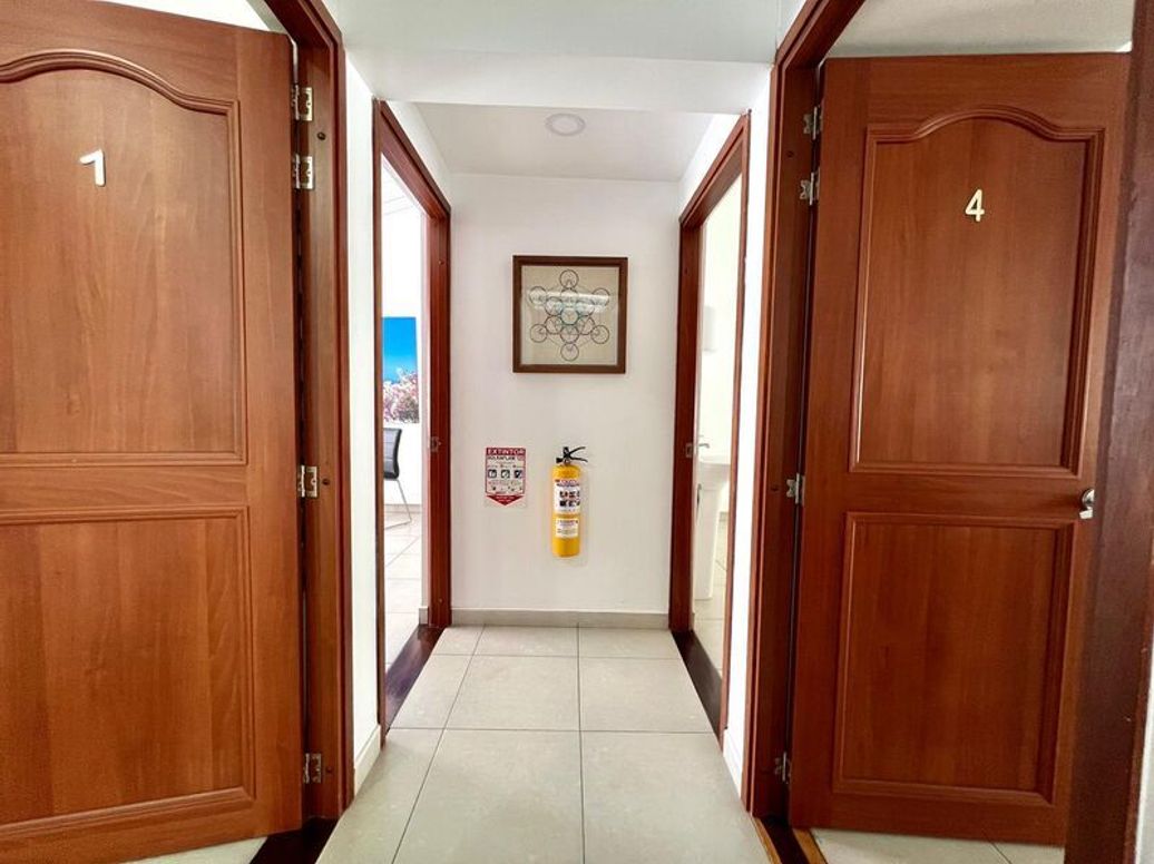 Casa de 10 alcobas en venta en San Patricio, Bogotá, 475 m² · foto 7 de 18