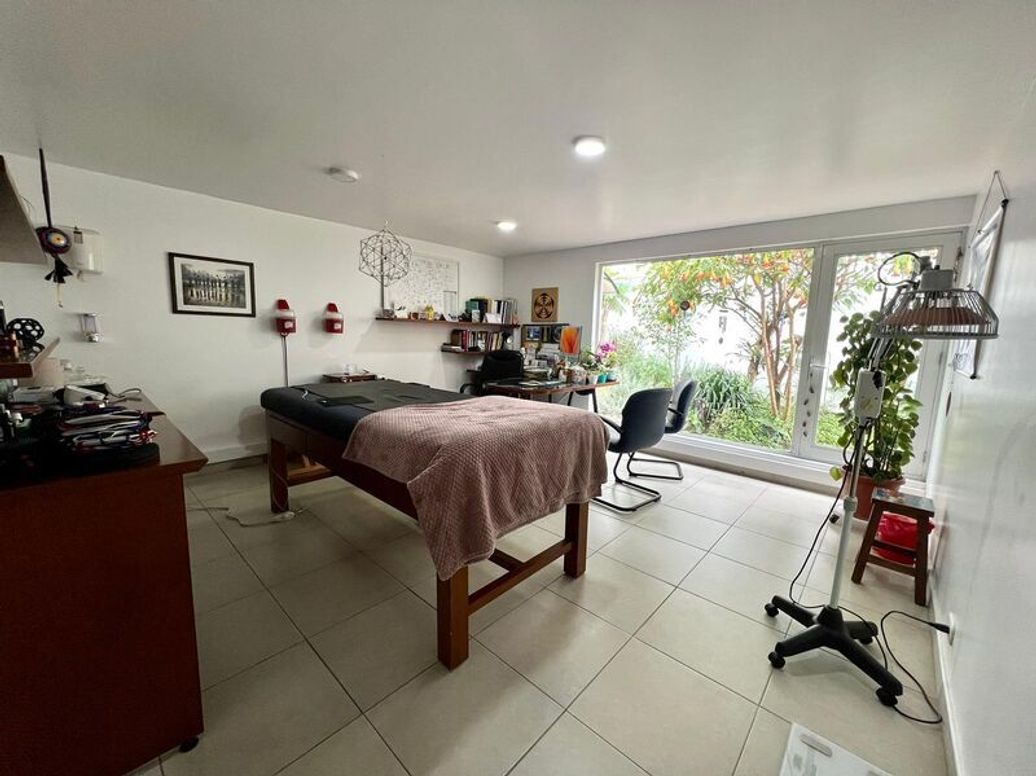 Casa de 10 alcobas en venta en San Patricio, Bogotá, 475 m² · foto 2 de 18